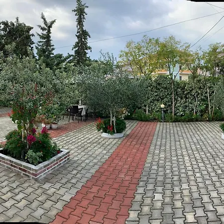 Πανσιόν Vila Thaci 2